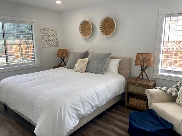 Sleep12 Updated Large home Near Santana Row gallery image 2