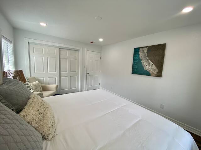 Sleep12 Updated Large home Near Santana Row gallery image 5