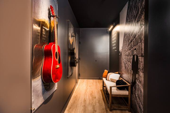 Skyline Views | Broadway | Gulch I Pool gallery image 5