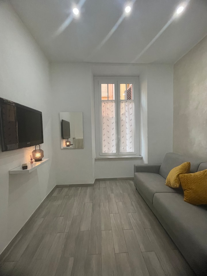 La Casa Nel Viale A Pochi Passi Dal Centro Di Asti - Asti