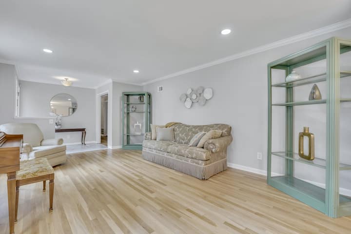 Mid-town Long-term Rental Home - Savannah, GA