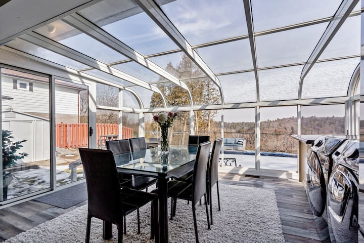 Ravine Paradise ! heated pool and hot tub!