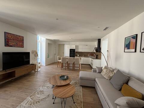 Annonce Airbnb populaire: P3 Luxury, Terrace, Air Conditioning à Nîmes