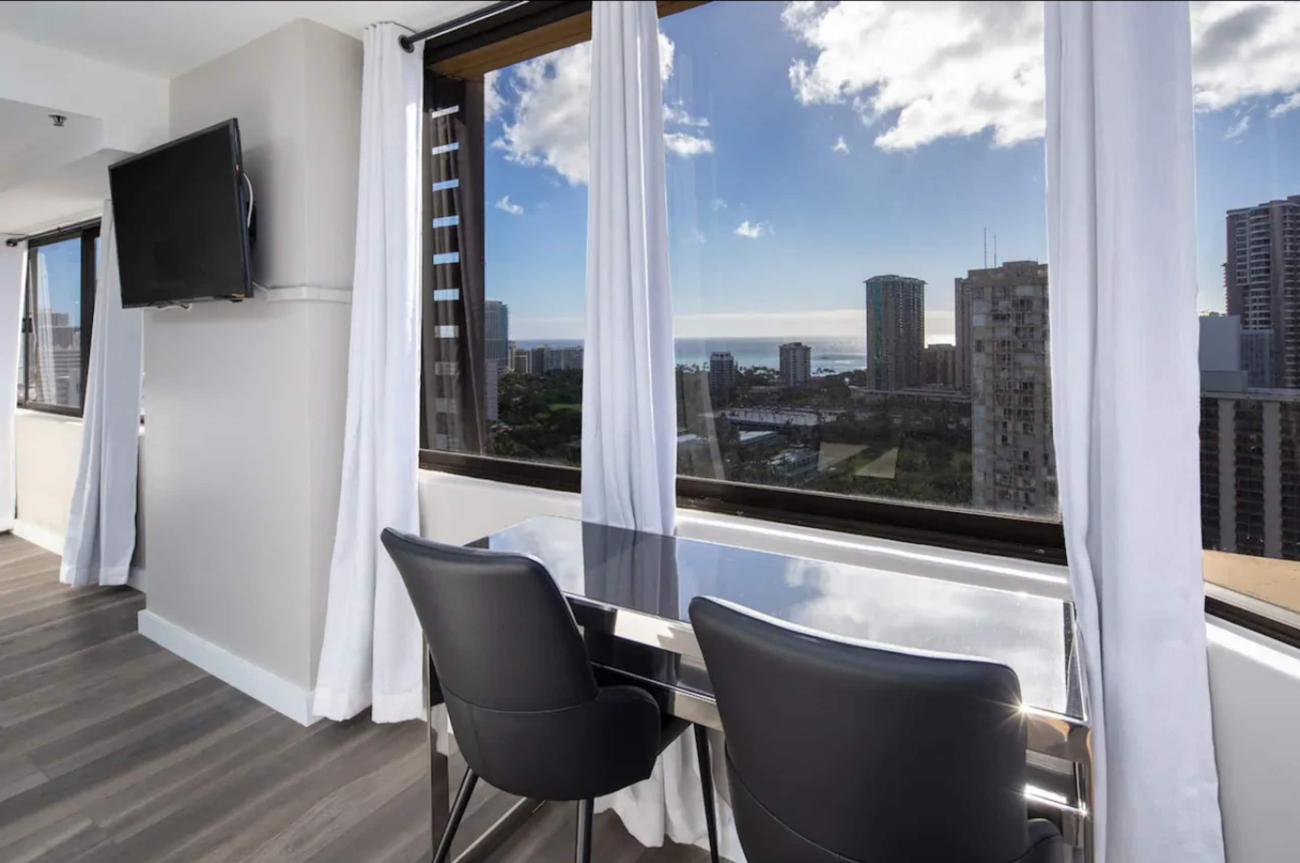 Hotel in Honolulu · ★4.78 · 1 bedroom · 1 bed · 1 private bath - Image 14