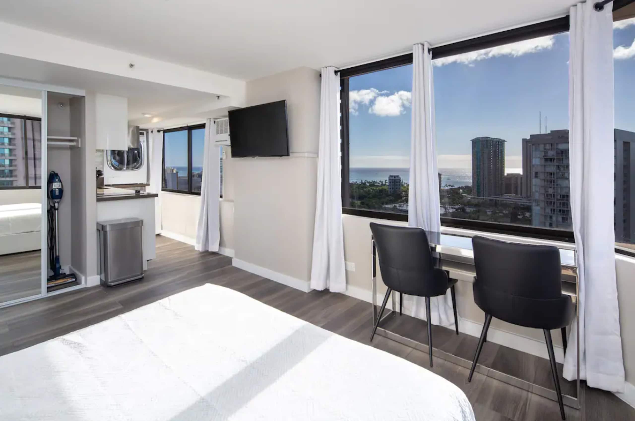 Hotel in Honolulu · ★4.78 · 1 bedroom · 1 bed · 1 private bath - Image 8