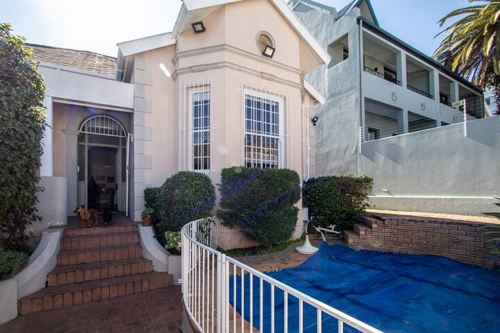A Place to Call Home in Sea Point! gallery image 4