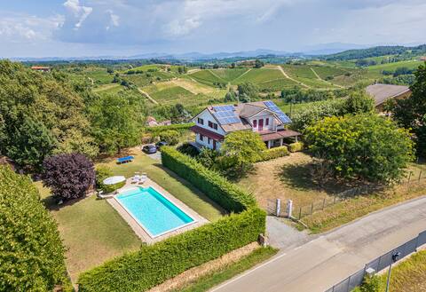 Large apartment with pool