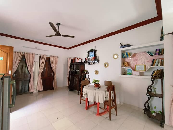 Hana's Haven: Entire Floor With 3 Rooms (A/c) - Kochi
