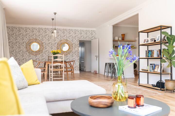 Contemporary 4-Bedroom Oasis gallery image 3