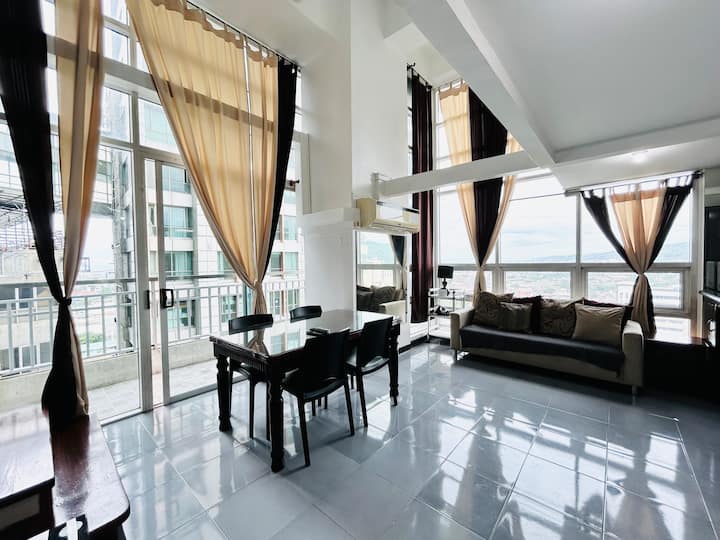 Corner 2br For 10 W/ Balcony, Smart Tv & Wi-fi - Lapu-Lapu