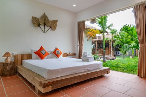 Anans Ha Giang-Tours &Motorbike rental-double room