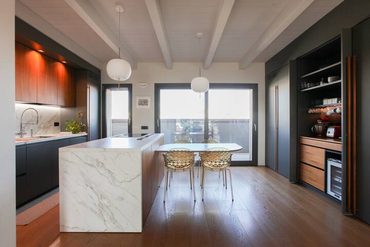 Exclusive Luxury Penthouse with Terrace & Garage gallery image 5