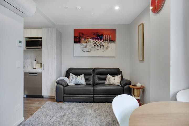 Augustus Harmony Apartment With Parking & Air-con - Auckland