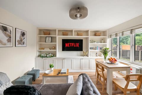 5* Charming 1-Bed Hideout,Comfort Meets Style Luxe