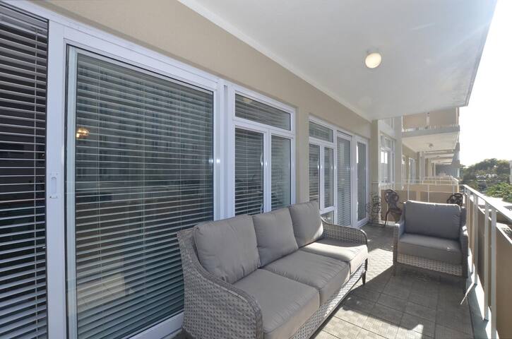 3 Bedroom Apartment, 4 Beds Green Point gallery image 4