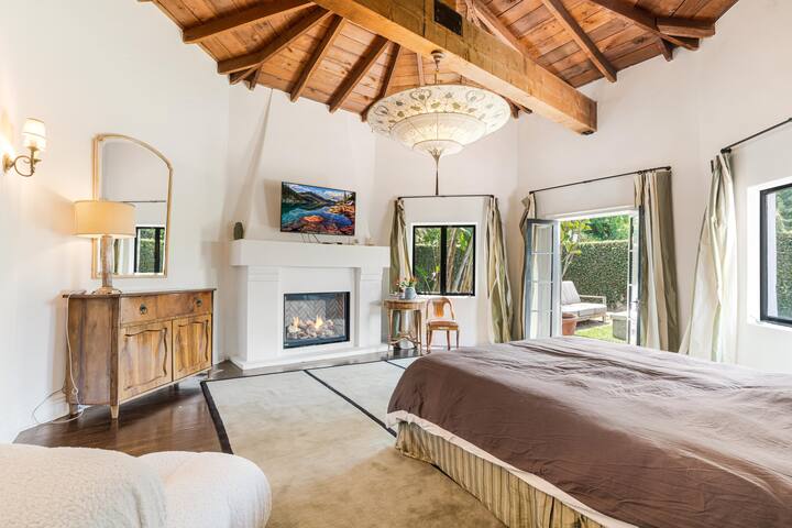 El Contento gallery image 2