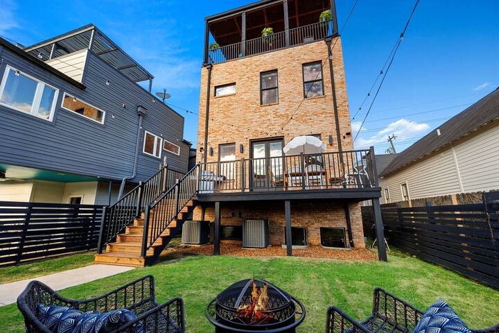 The Nash Bash Pad – Games, Stage, Sleeps 12! gallery image 2