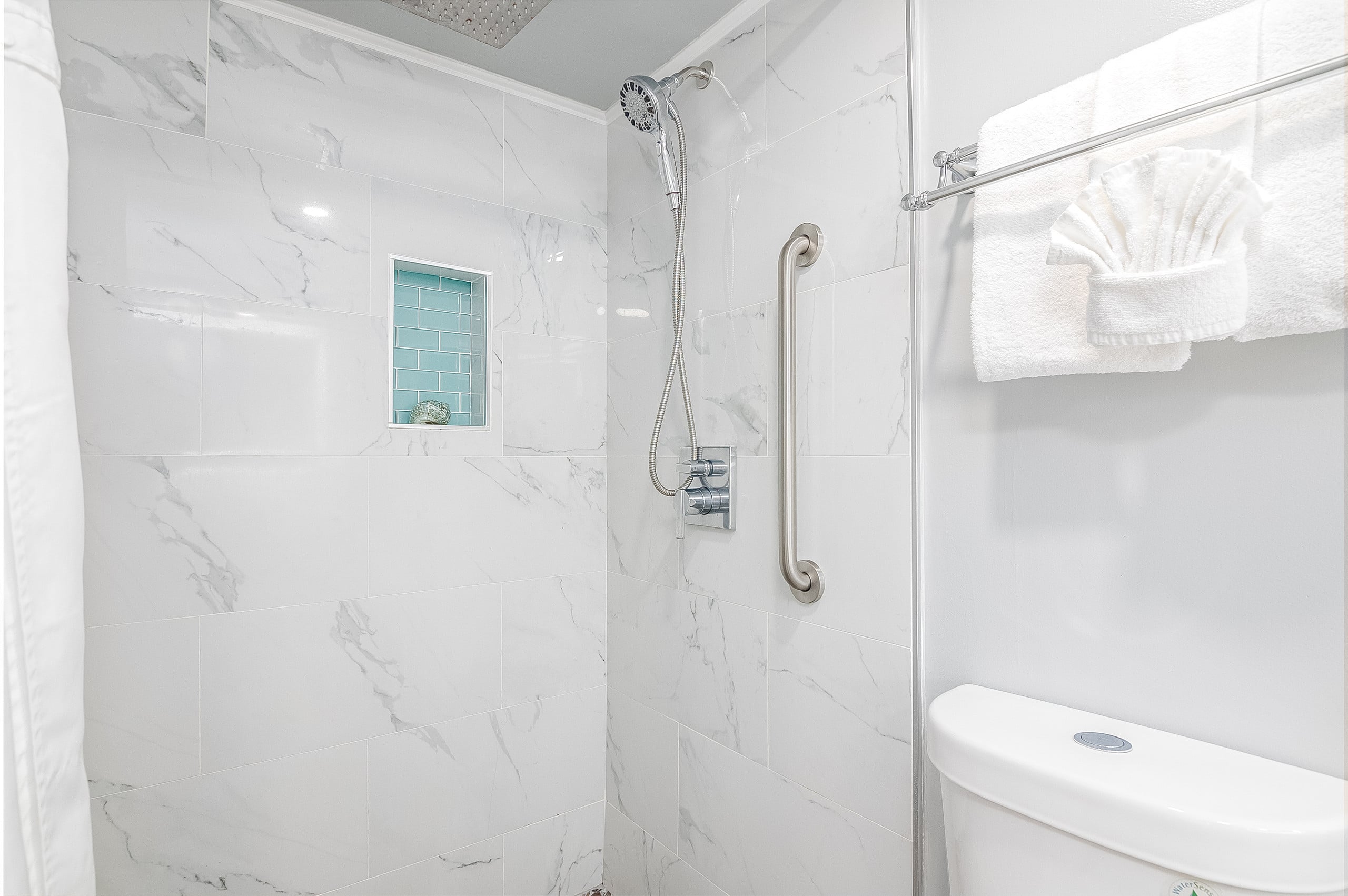 Condo in Honolulu · ★4.7 · Studio · 2 beds · 1 private bath - Image 22