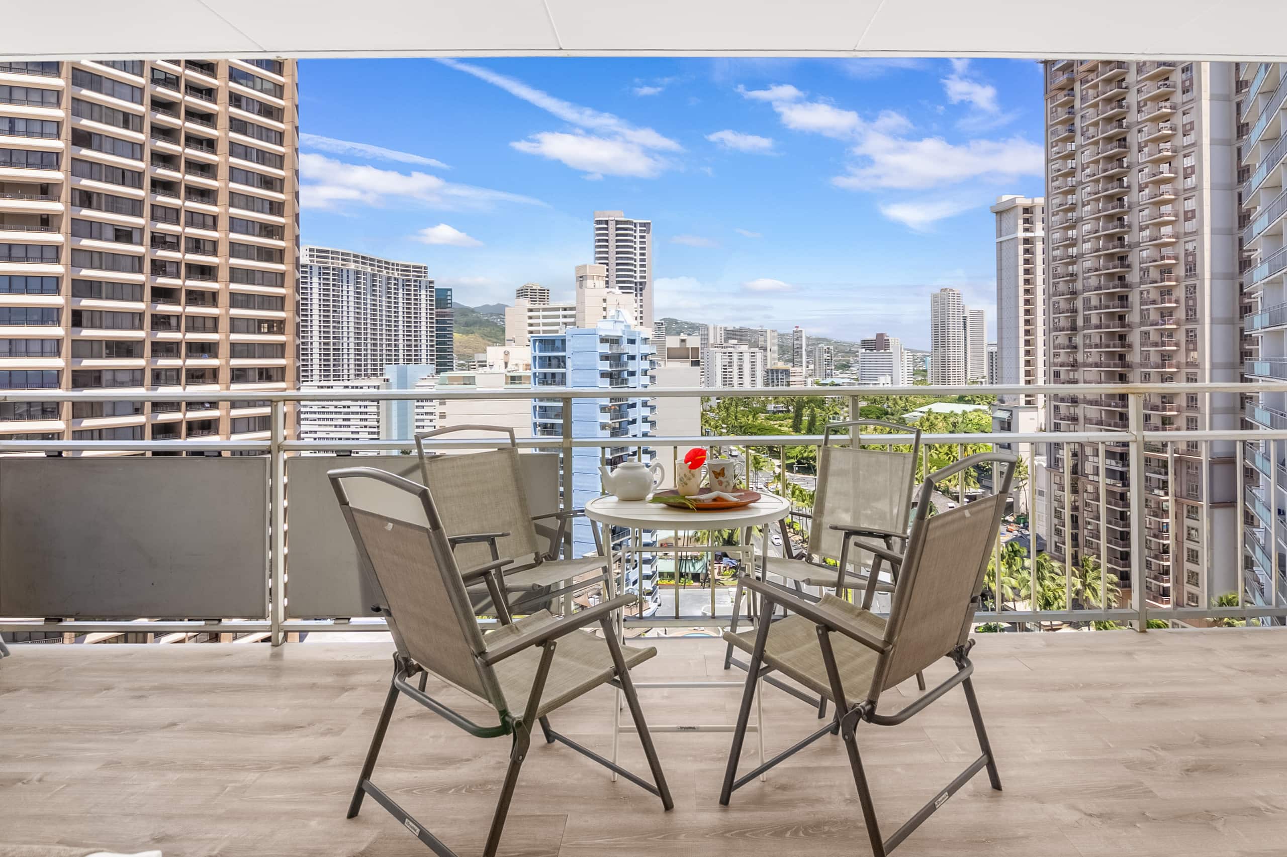 Condo in Honolulu · ★4.7 · Studio · 2 beds · 1 private bath - Image 33