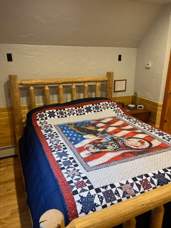 חדר שינה מס '2 - Upstair's - Queen