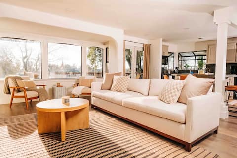 Paradise Inn On the River•Weddings•Events•5 beds