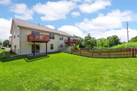 Homey and Convenient Near IC!