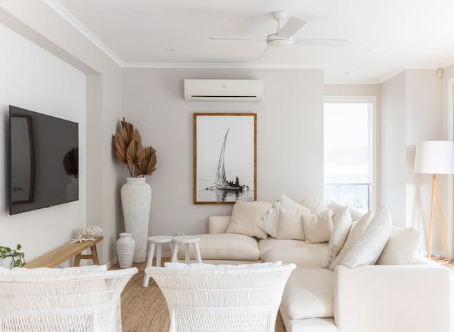 Salt Water Retreat By The Beach