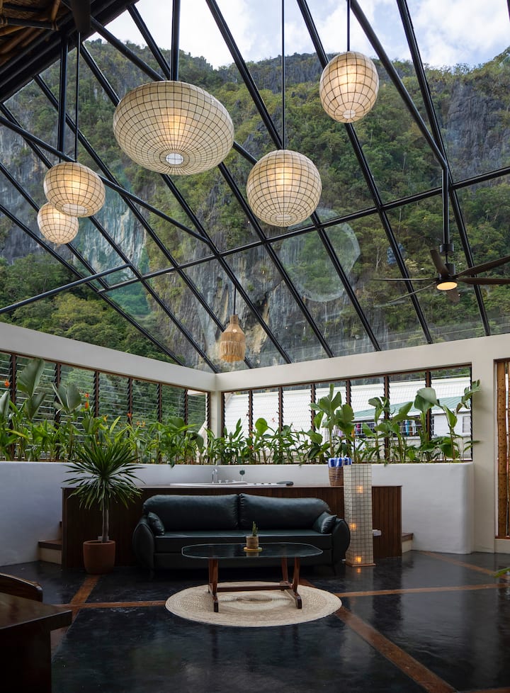 Unique Space: The Glass House - El Nido