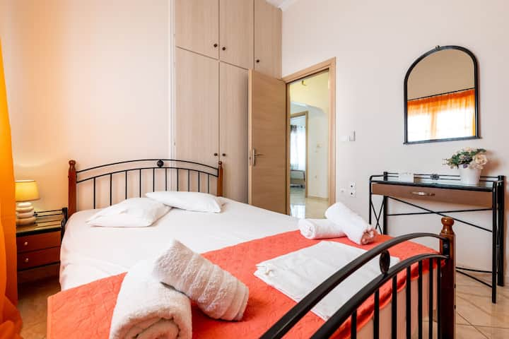 Room for 1 or 2 at Lomvardou Hostel