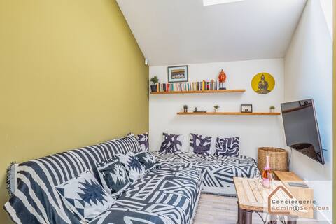 Top Airbnb: House with pool • Metro D • Close to Eurexpo in Vénissieux