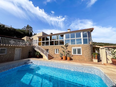 Holiday villa Vamos del Pi for max 16 people