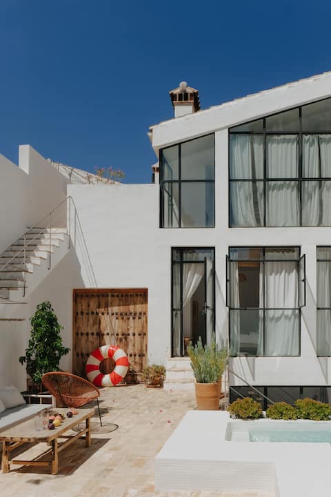Casa Elsa · Design Villa in Zahara with Lake Views