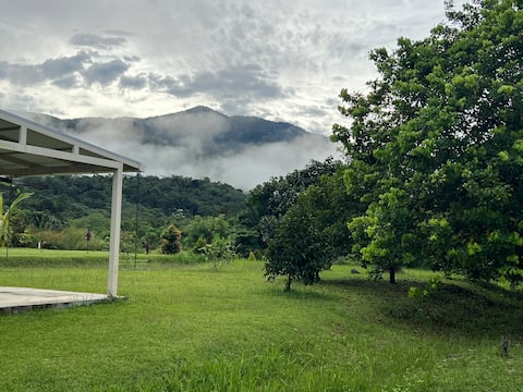 Orchard Lake House - 4 rooms, 11 beds, 13 persons