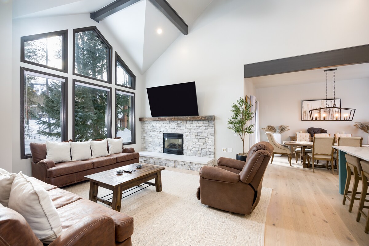 Popular Airbnb listing: Cloud 9 Chalet in Breckenridge / Summit County
