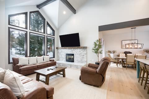 Popular Airbnb listing: Cloud 9 Chalet in Breckenridge