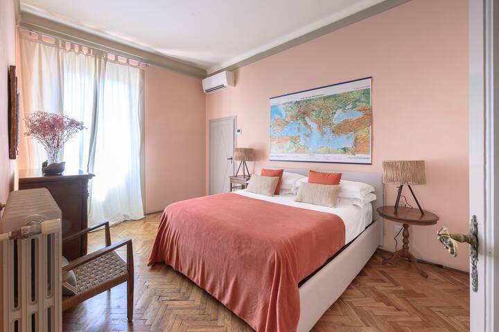 Vasari Flat, Florentine Getaway Near Ponte Vecchio gallery image 3