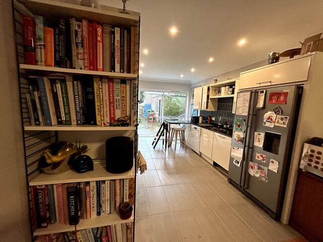 St John’s Wood, 4 bed spacious house with garden gallery image 3