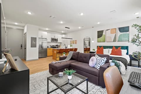 Top performing Airbnb: Fresh New Build APT Near DT w/ King Bed + Balcony in Bryan Place