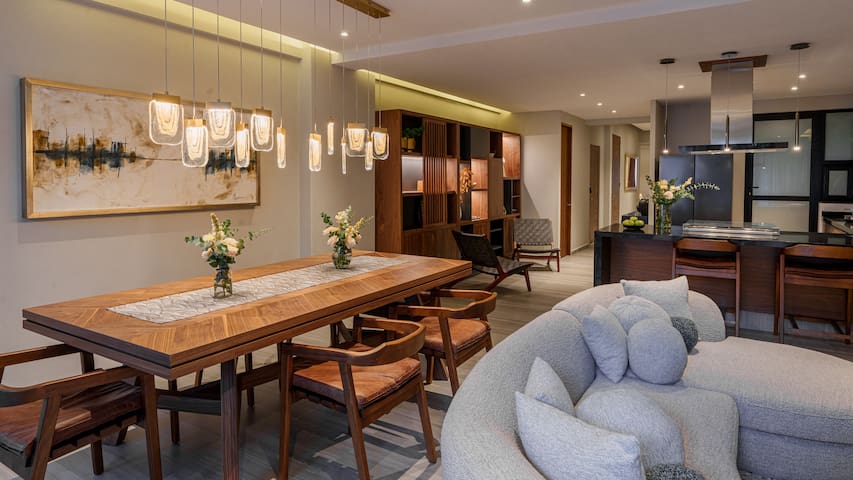 Agave: Stylish Stay by the Park