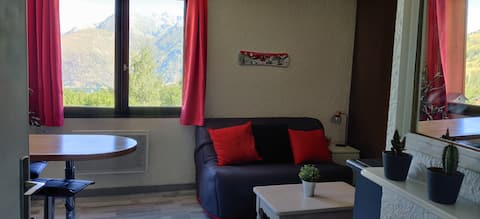 Popular Airbnb listing: Apartment with view, at the foot of the slopes (L2A) in Les Deux Alpes