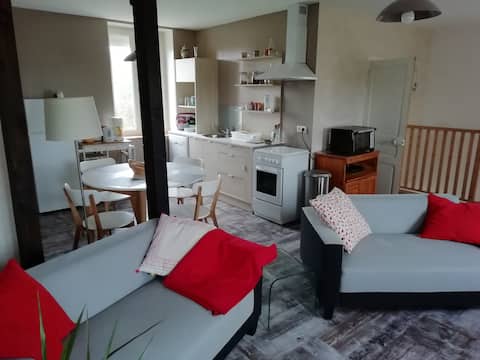 Beautiful independent accommodation, green setting