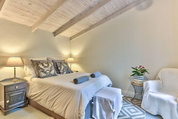 Fabulous open-plan home in Newlands gallery image 5