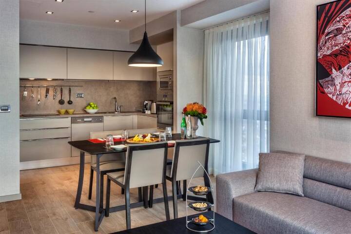 Cozy 2-Bedroom Apartment | Free Cleaning | Pool gallery image 4