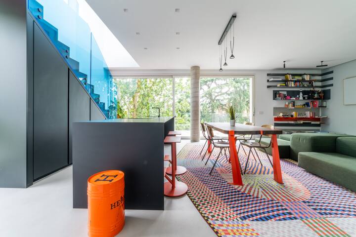 Luxury Penthouse Exclusive Design & Private Garage gallery image 3