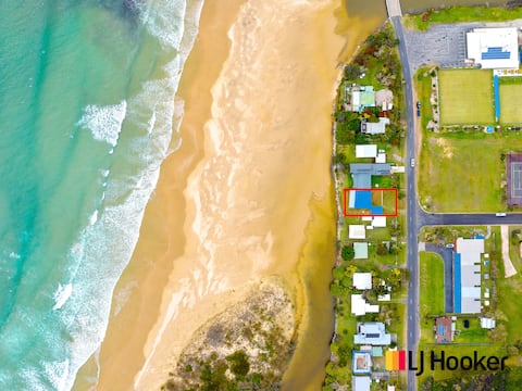 Driftaway-Absolute Beachfront LJHooker