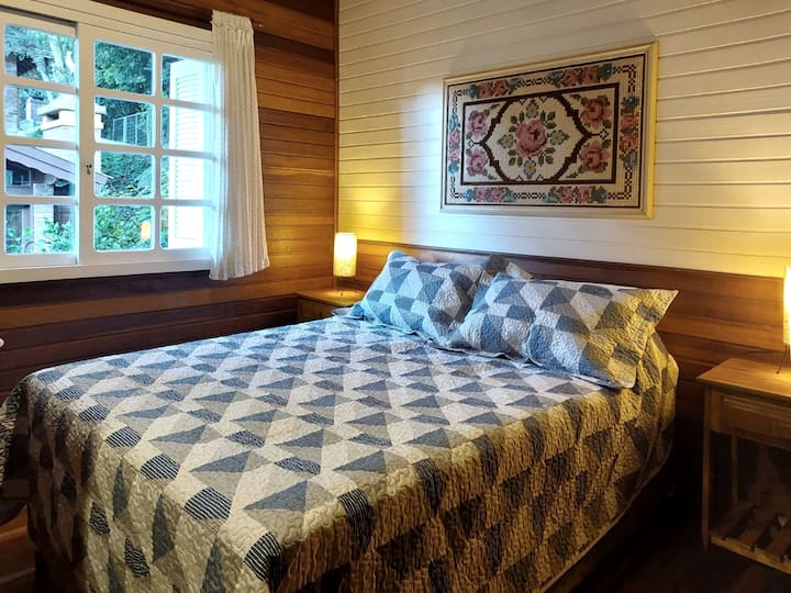 Საძინებელი 2 - ორადგილიანი საწოლი (პირველი სართული)