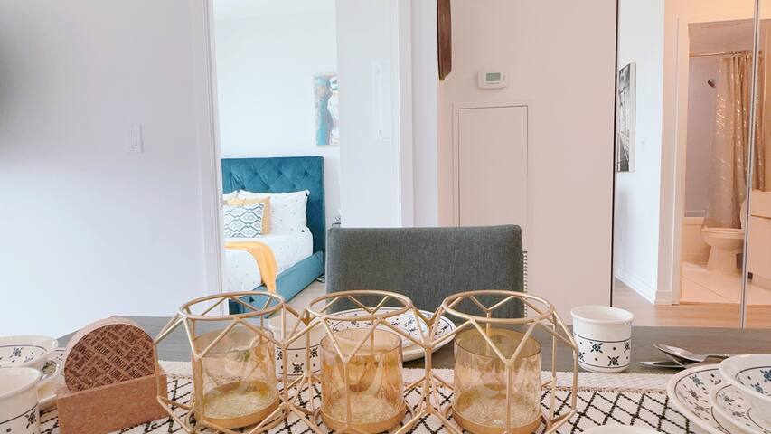 Charming Condo near CN Tower gallery image 3