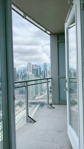 Charming Condo near CN Tower gallery image 4