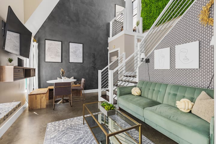 Modern Home Rooftop Deck- Walk Coffee, Restaurants