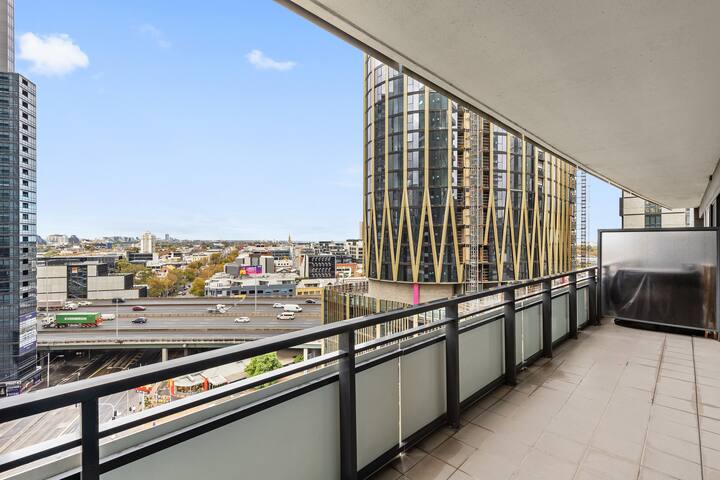Lux Short Stay (3 Bedrooms) at Clarendon Tower gallery image 5